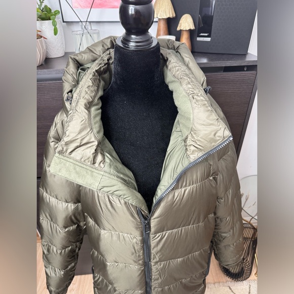 The North Face Women’s Metropolis Parka 3 Down Coat - Picture 10 of 13